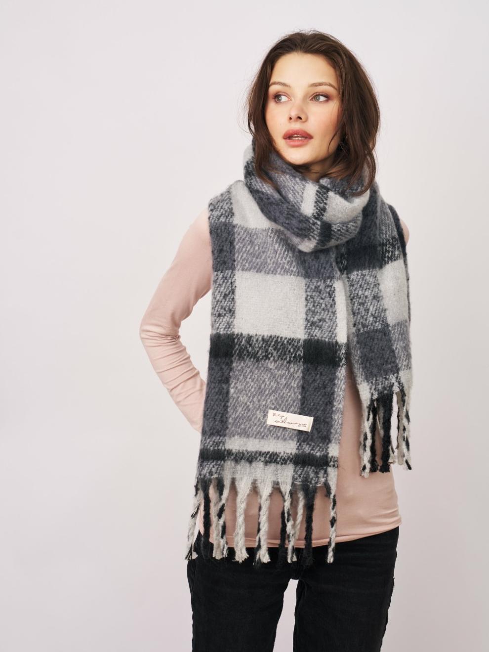 Vintage Havana Scarf/ Ruanas | Women CHECK BRUSH TASSEL SCARF - BLACK Black