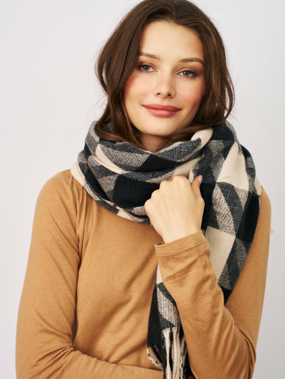 Vintage Havana Scarf/ Ruanas | Women HOUNDSTOOTH TASSEL SCARF - BLACK Black